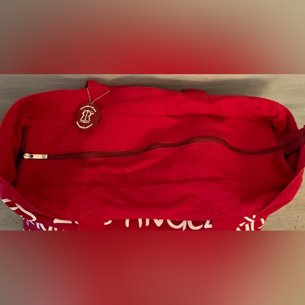 Robin Ruth XLarge Canvas Tote Bag Red Travel Overnight Gym Zip Closure Like New - Picture 6 of 11